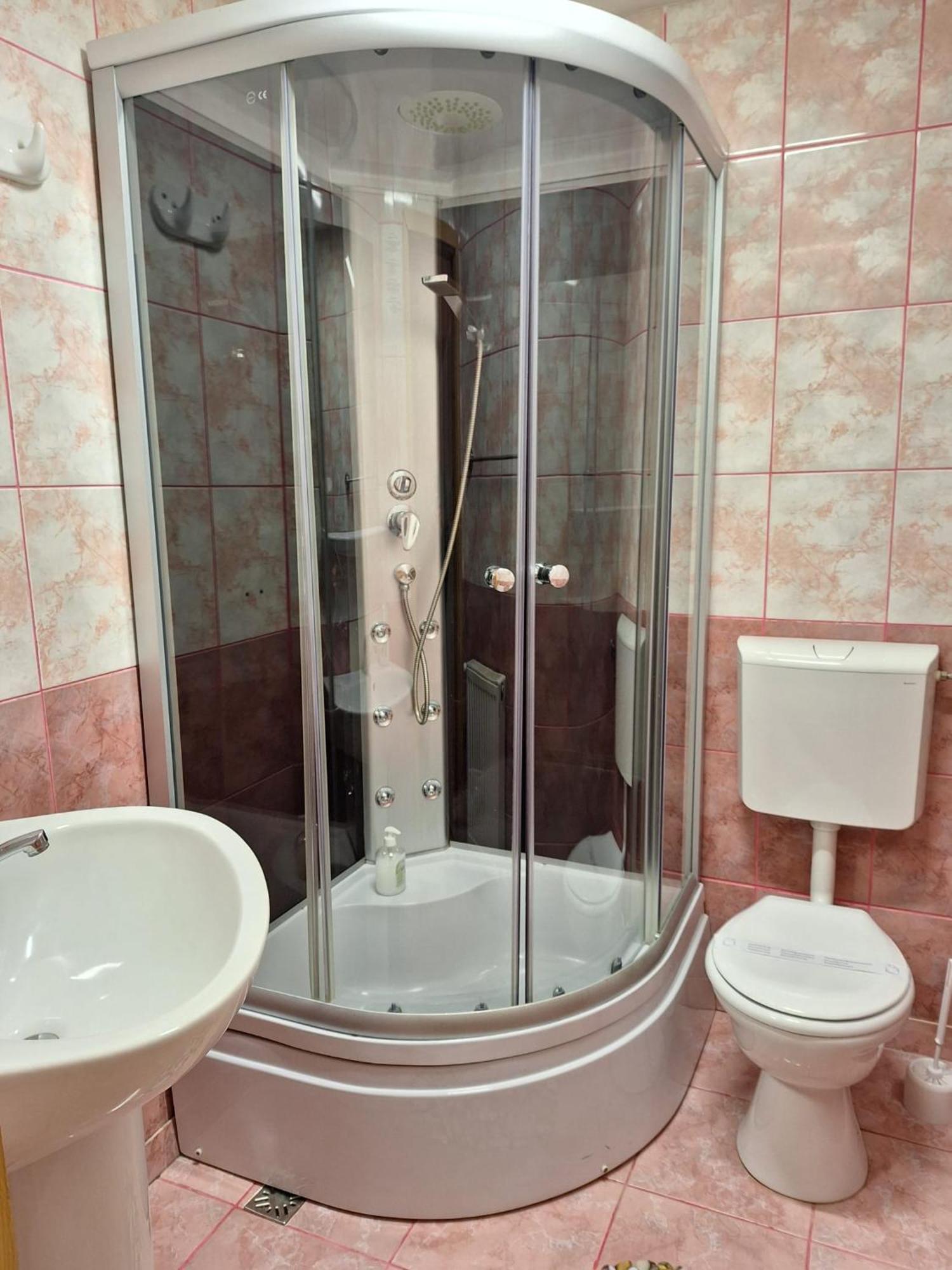 Pensiunea Bendorfeanu Răşinari Extérieur photo